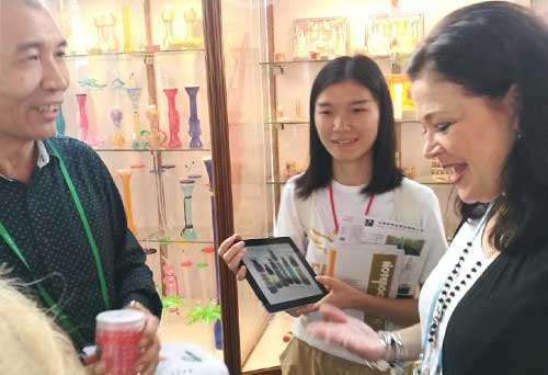 客户对我们的化妆品满意